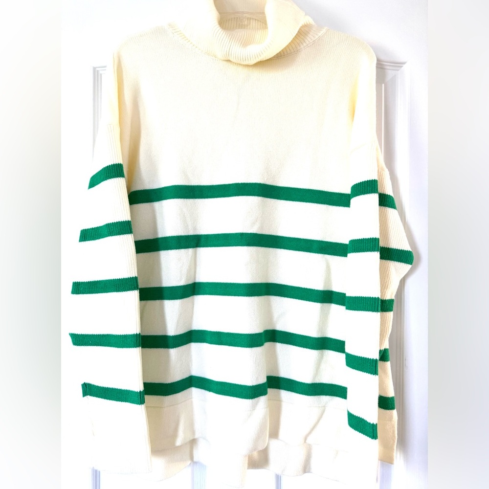 NWT Gorgeous Soft & Supple Green and Cream Striped Women's Sweater Size Large